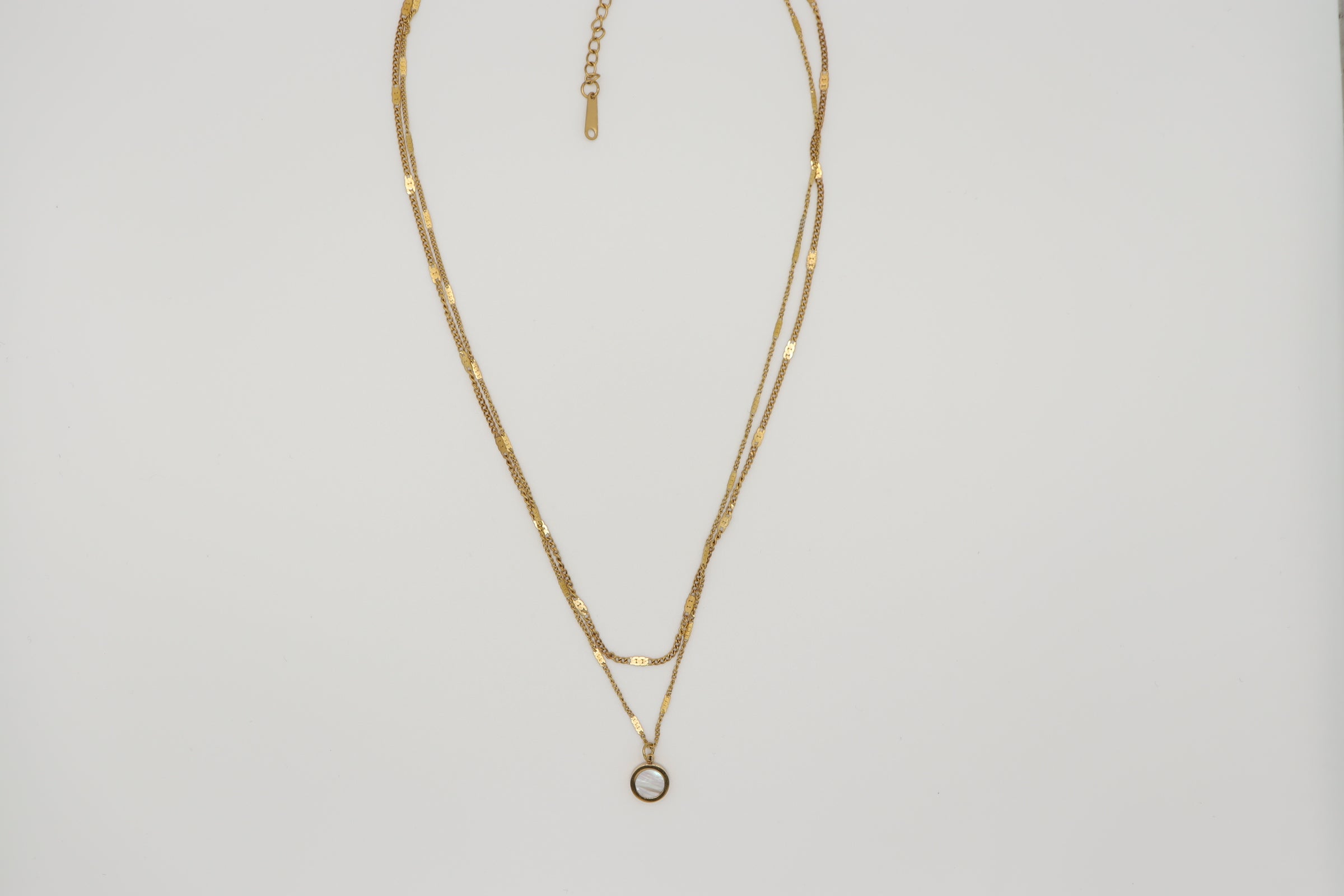 Collier Double Chaîne Nacre - Acier Inoxydable Doré