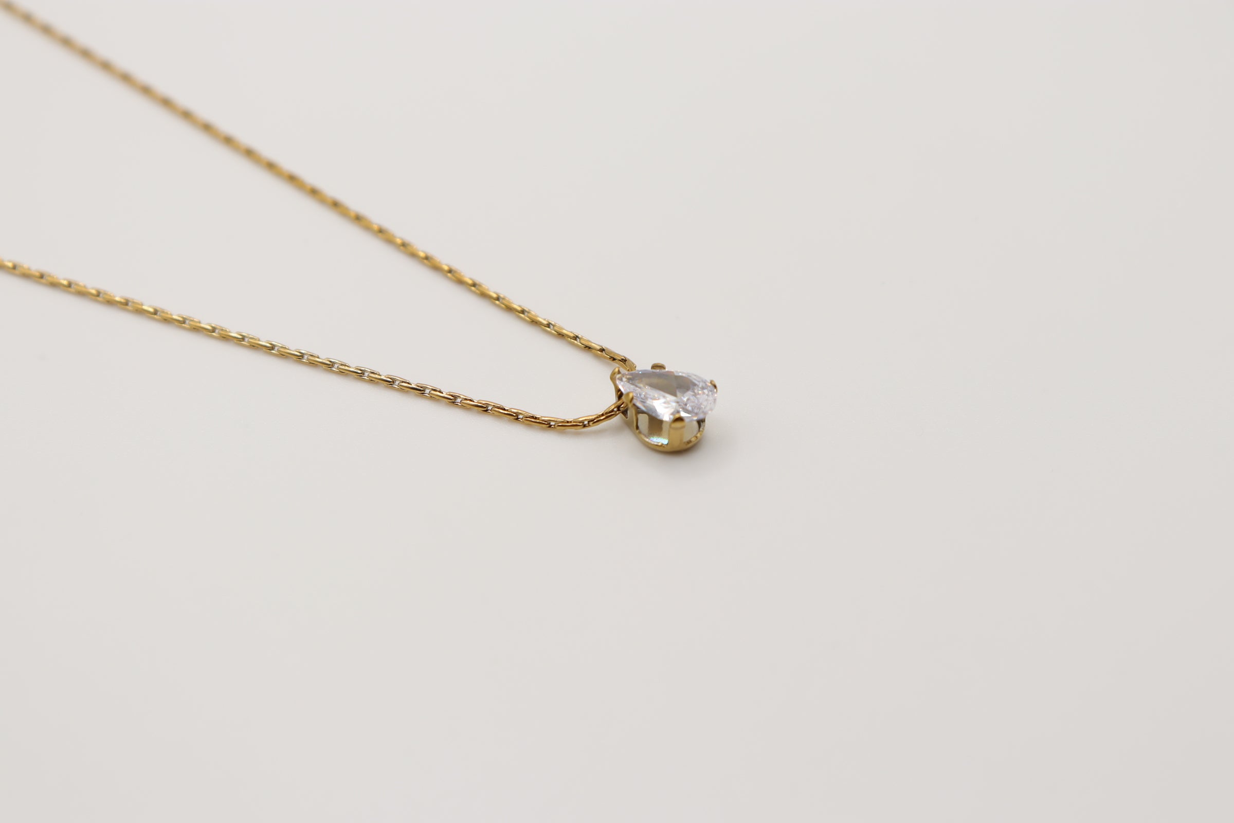 Collier Solitaire - Goutte Oxyde Zirconium Doré
